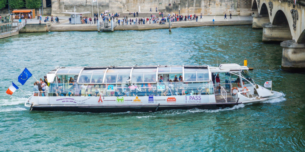 Bateaux Mouches em Paris